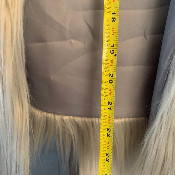 NWT: Faux Fur Jacket - Picture 9 of 10